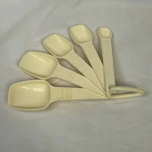 Vintage Tupperware Almond Colored Measuring Spoons